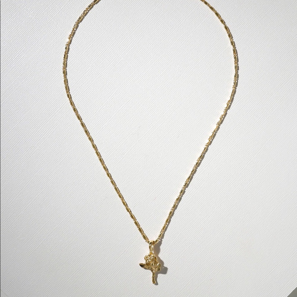 GOLD LITTLE ROSE CHARM NECKLACE